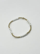 Load image into Gallery viewer, Jamie Pearl Bracelet
